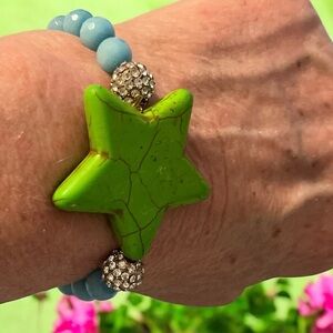 ⭐️ Green Star Blue Beaded Boutique Bracelet